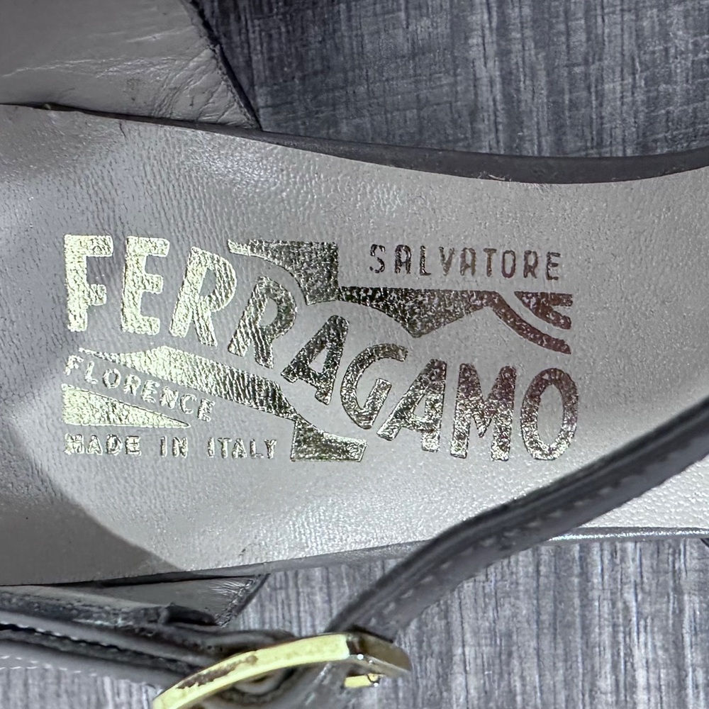 Ferragamo T-Strap Kitten Heels [S6331] - Picture 7 of 13